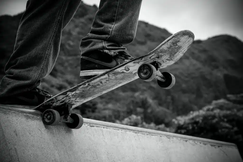 cours de skateboard dans le bowl